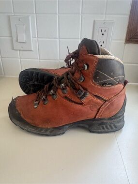 Hanwag women’s Rust Brown Leather hiking boot goretex